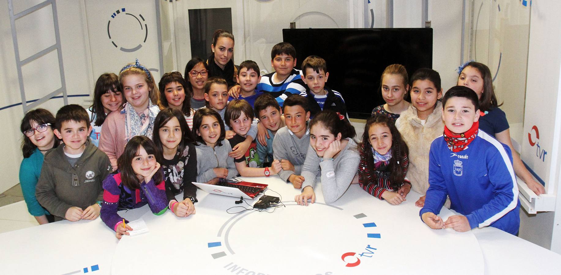 Los alumnos 5º A del Colegio Escolapios han visitado la multimedia de Diario LA RIOJA