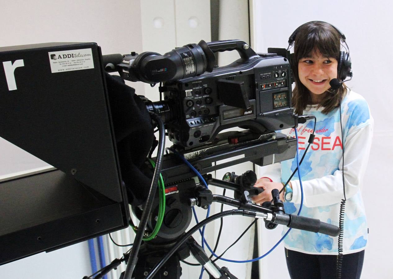 Los alumnos 5º A del Colegio Escolapios han visitado la multimedia de Diario LA RIOJA
