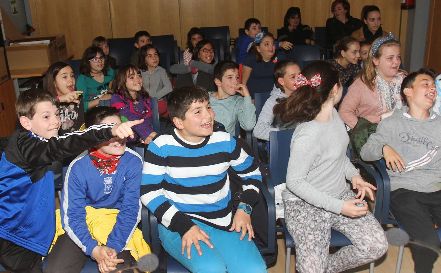 Los alumnos 5º A del Colegio Escolapios han visitado la multimedia de Diario LA RIOJA