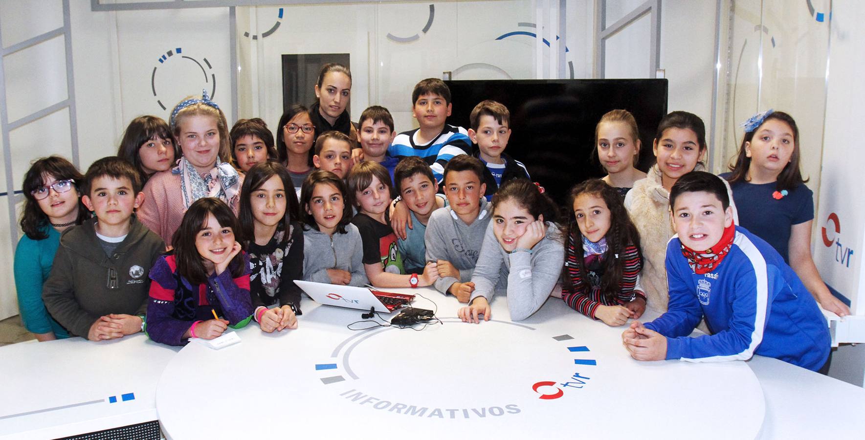 Los alumnos 5º A del Colegio Escolapios han visitado la multimedia de Diario LA RIOJA