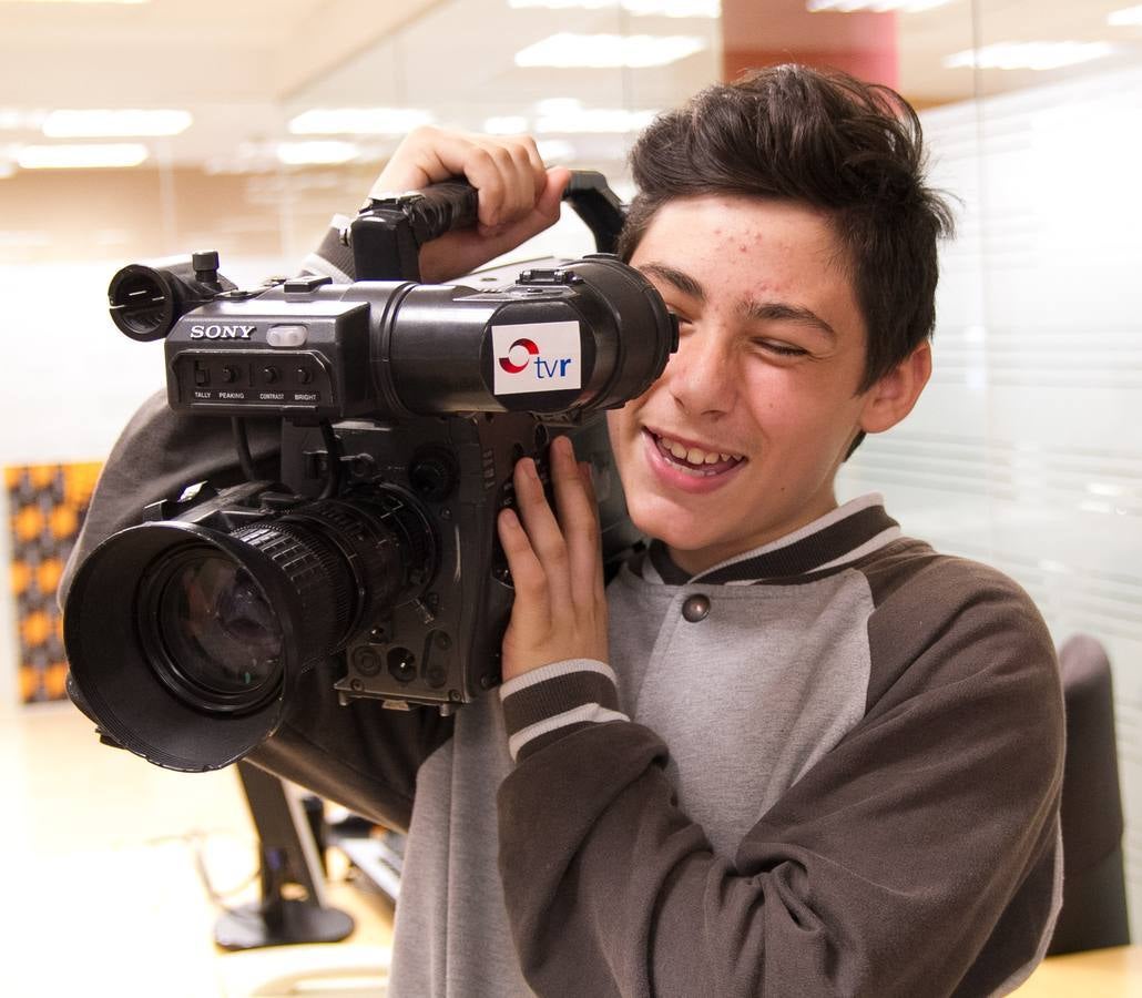 Los alumnos de 5º C de Primaria del Colegio Escolapios han visitado la multimedia de Diario LA RIOJA
