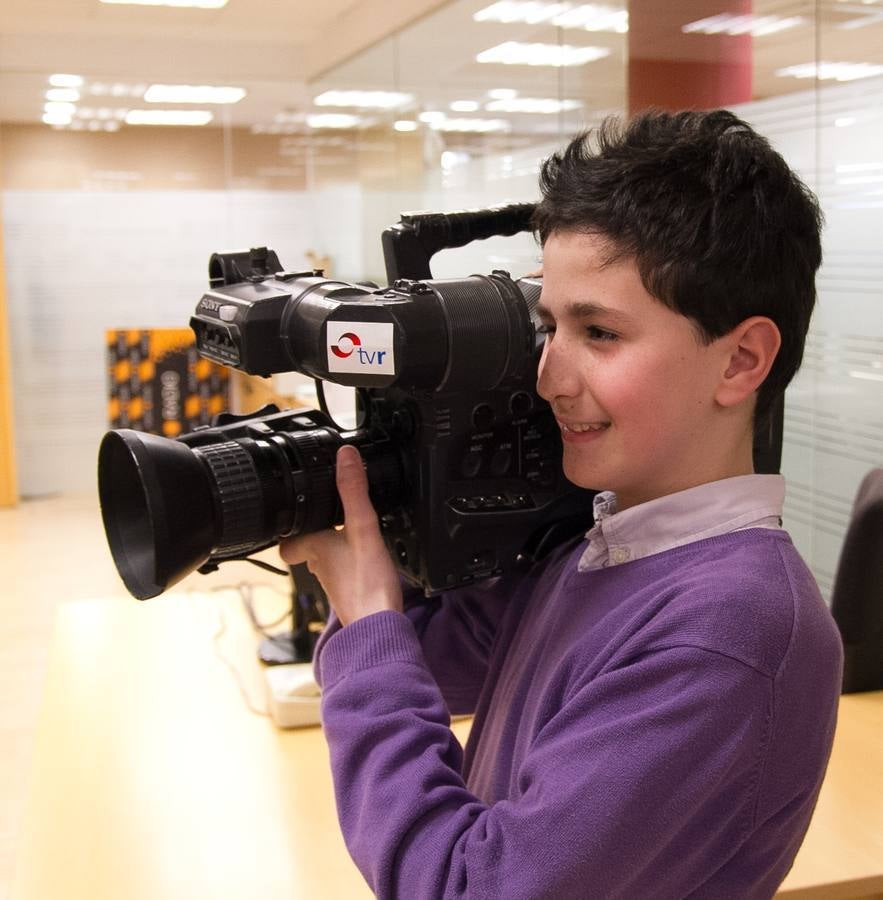 Los alumnos de 5º C de Primaria del Colegio Escolapios han visitado la multimedia de Diario LA RIOJA