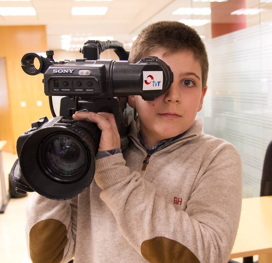 Los alumnos de 5º C de Primaria del Colegio Escolapios han visitado la multimedia de Diario LA RIOJA