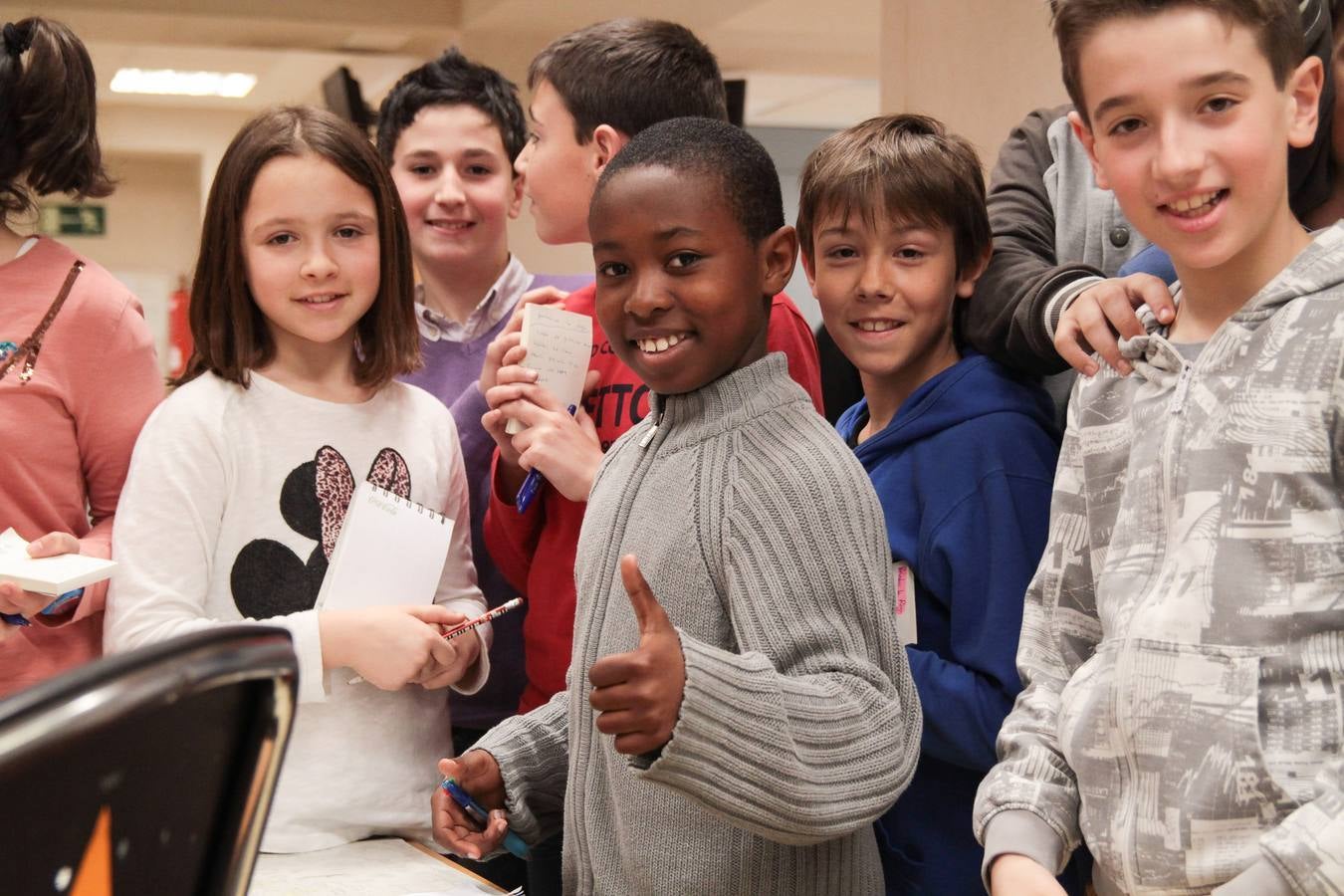 Los alumnos de 5º C de Primaria del Colegio Escolapios han visitado la multimedia de Diario LA RIOJA