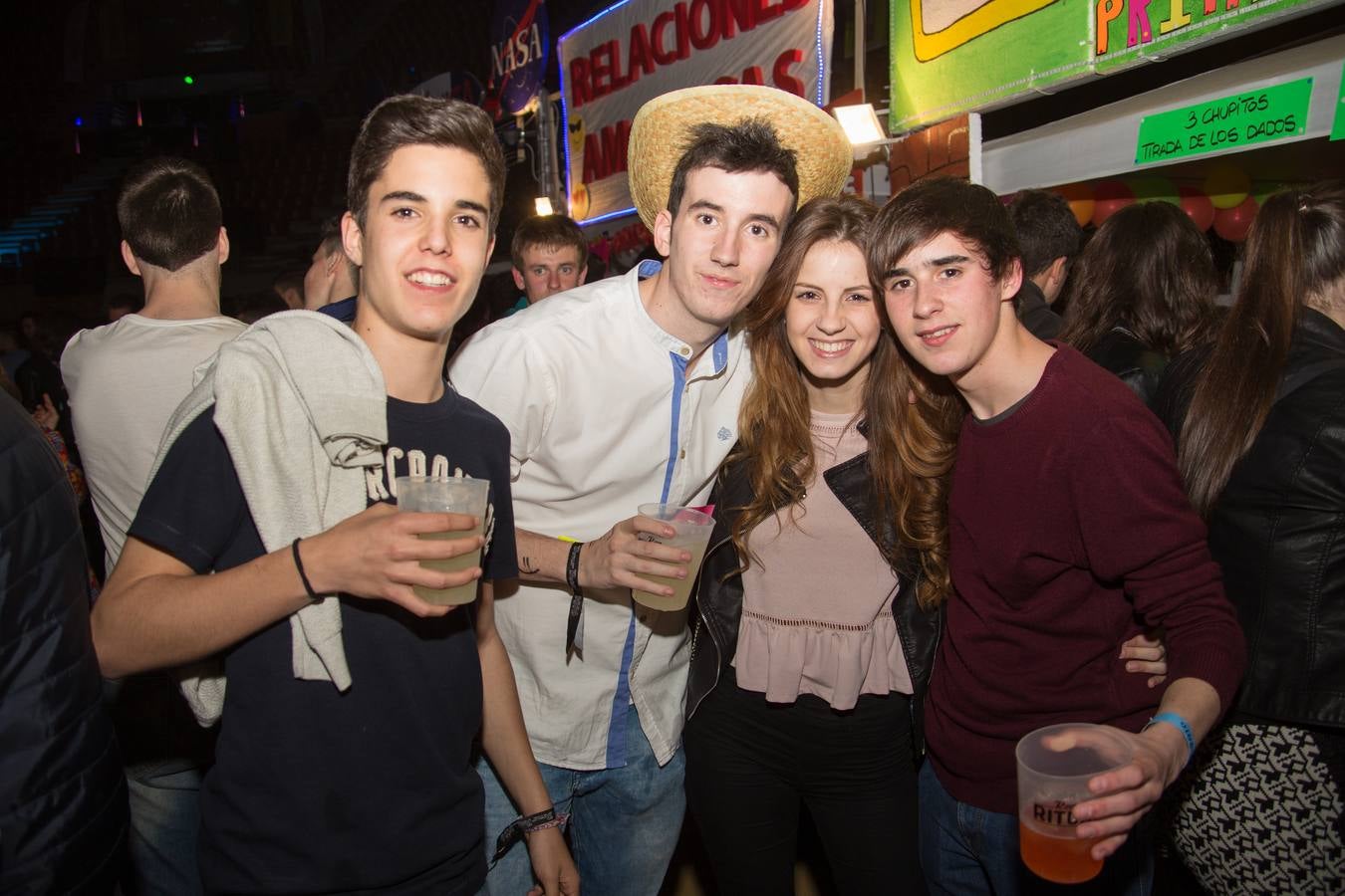 Los alumnos de la UR celebran la fiesta de Barras (II)