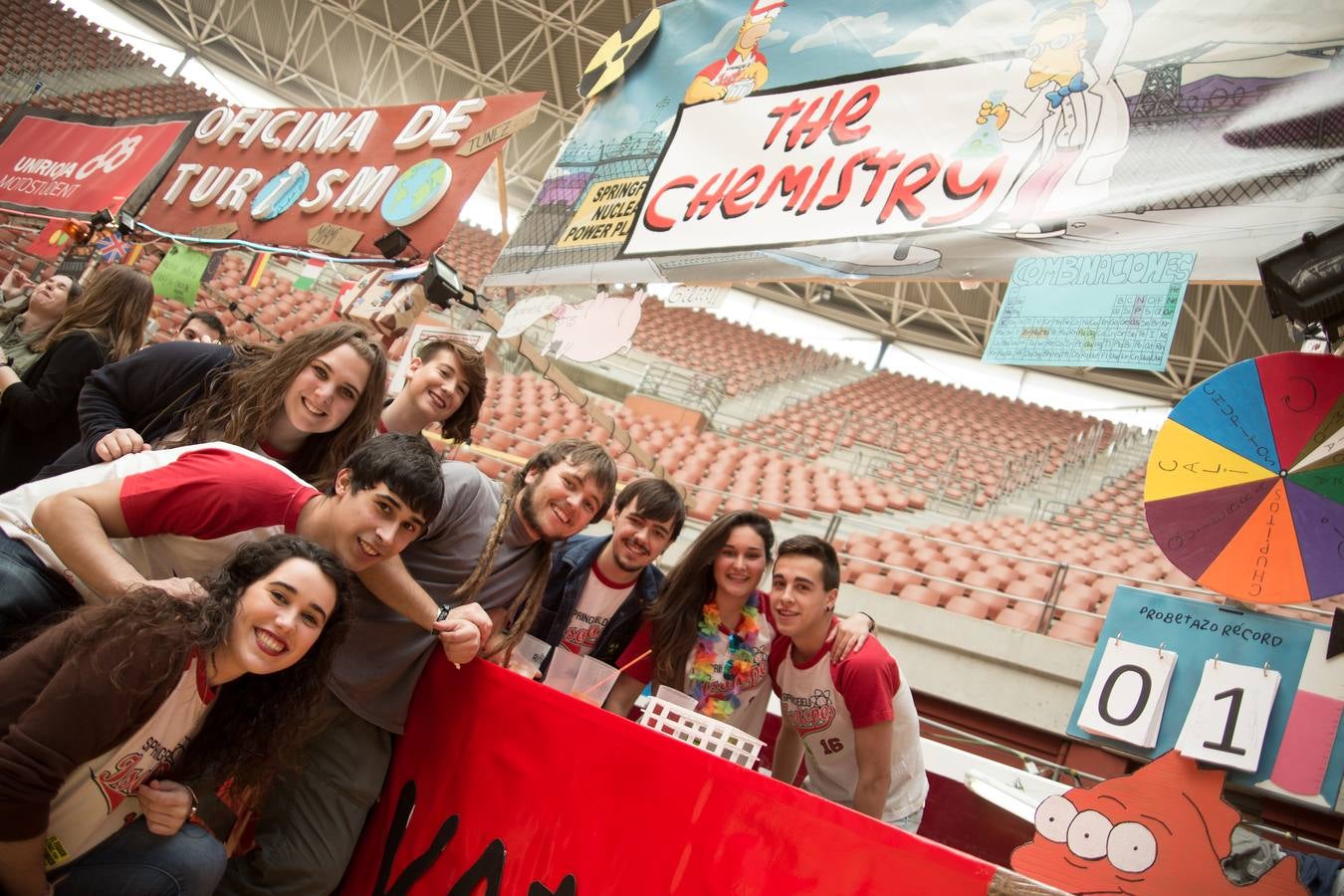 Los alumnos de la UR celebran la fiesta de Barras (I)