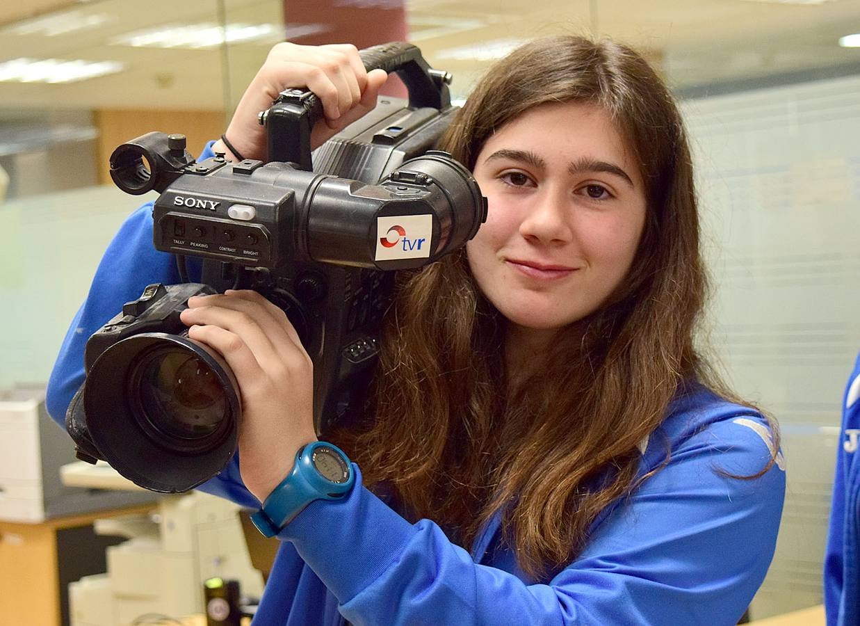 Los alumnos de 1º B de la ESO de Maristas visitan la multimedia de Diario LA RIOJA