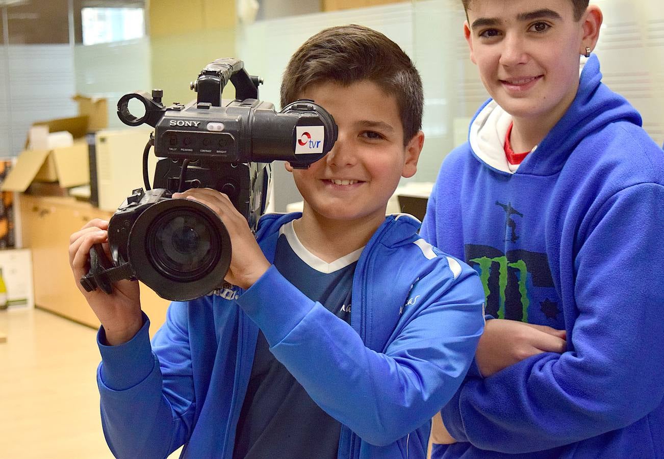 Los alumnos de 1º B de la ESO de Maristas visitan la multimedia de Diario LA RIOJA