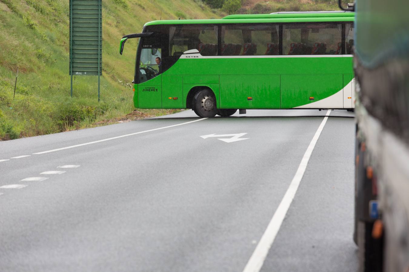 Un accidente, dos heridos y un gran atasco en Cenicero