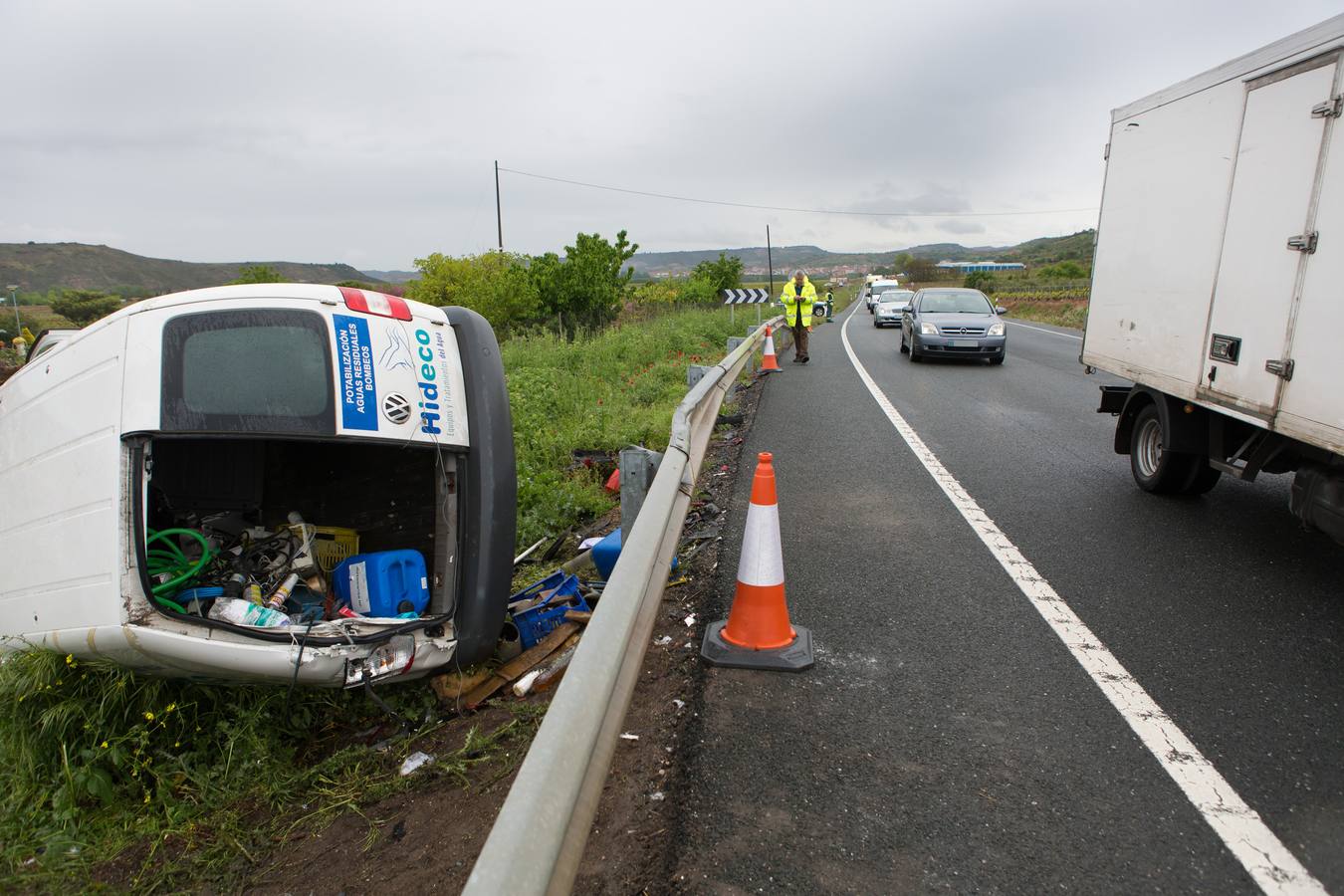 Un accidente, dos heridos y un gran atasco en Cenicero