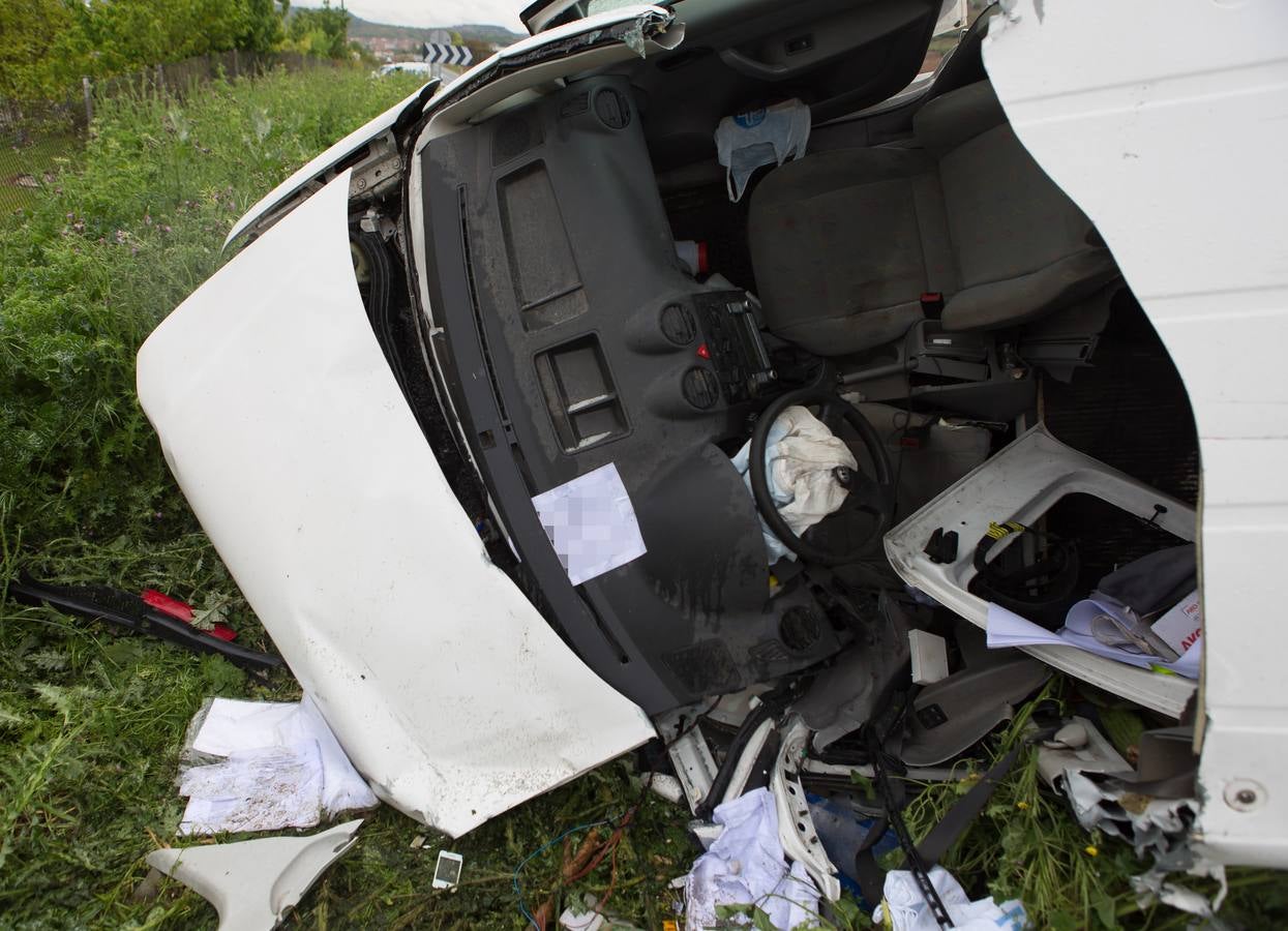 Un accidente, dos heridos y un gran atasco en Cenicero