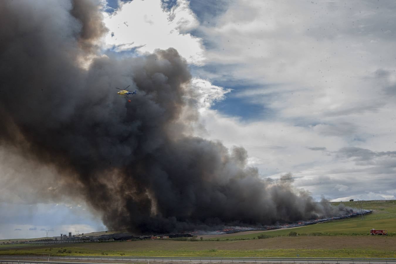 Incendio en el cementerio de neumáticos de Seseña