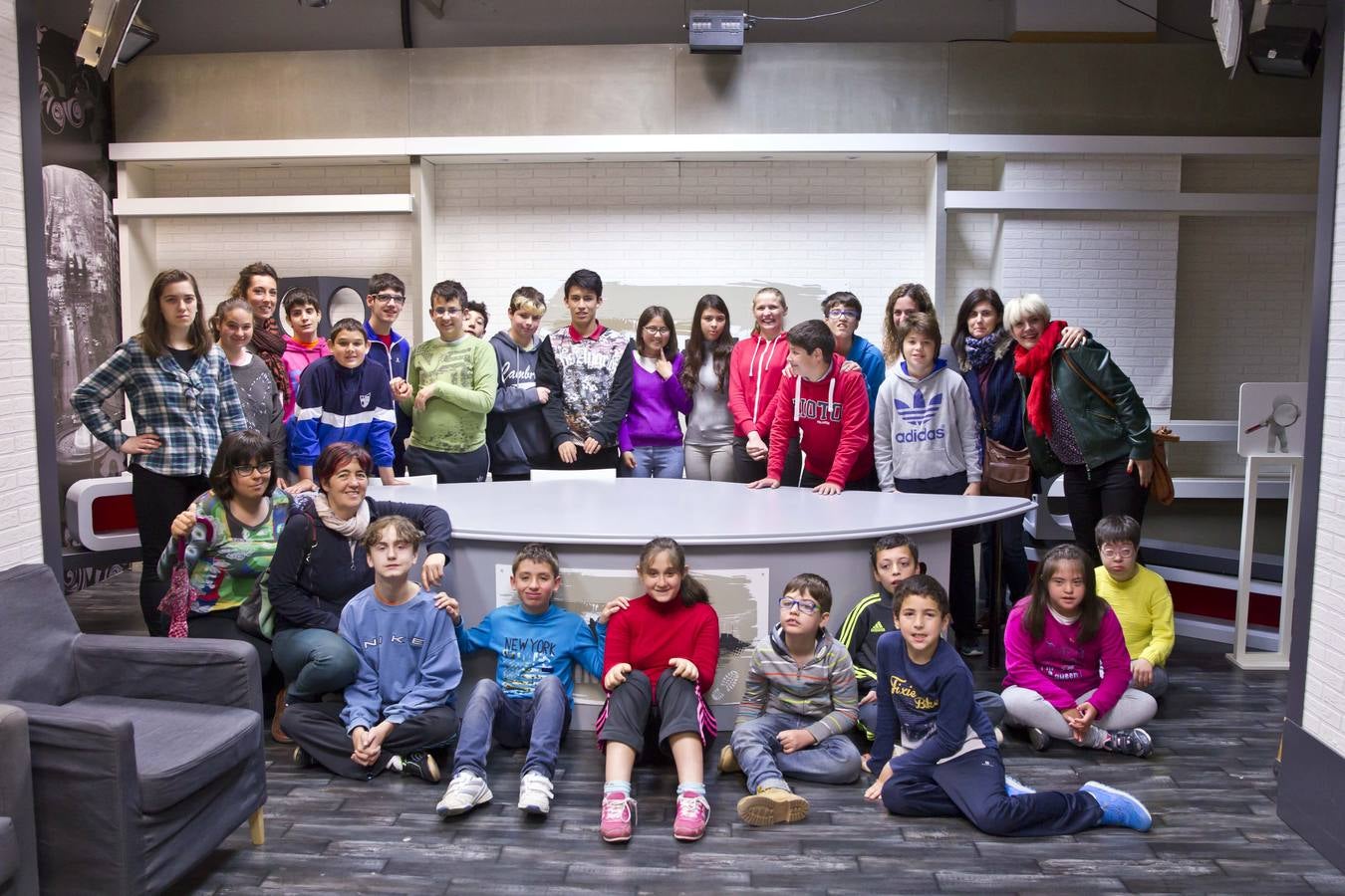 Los alumnos del Colegio Los Ángeles visitan la multimedia de Diario LA RIOJA