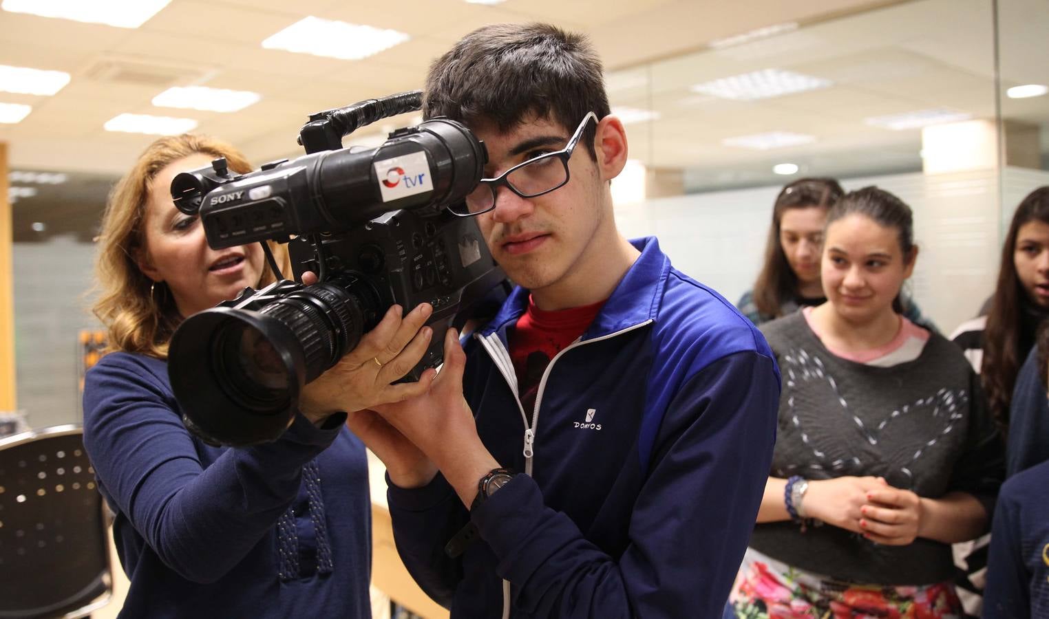 Los alumnos del Colegio Los Ángeles visitan la multimedia de Diario LA RIOJA