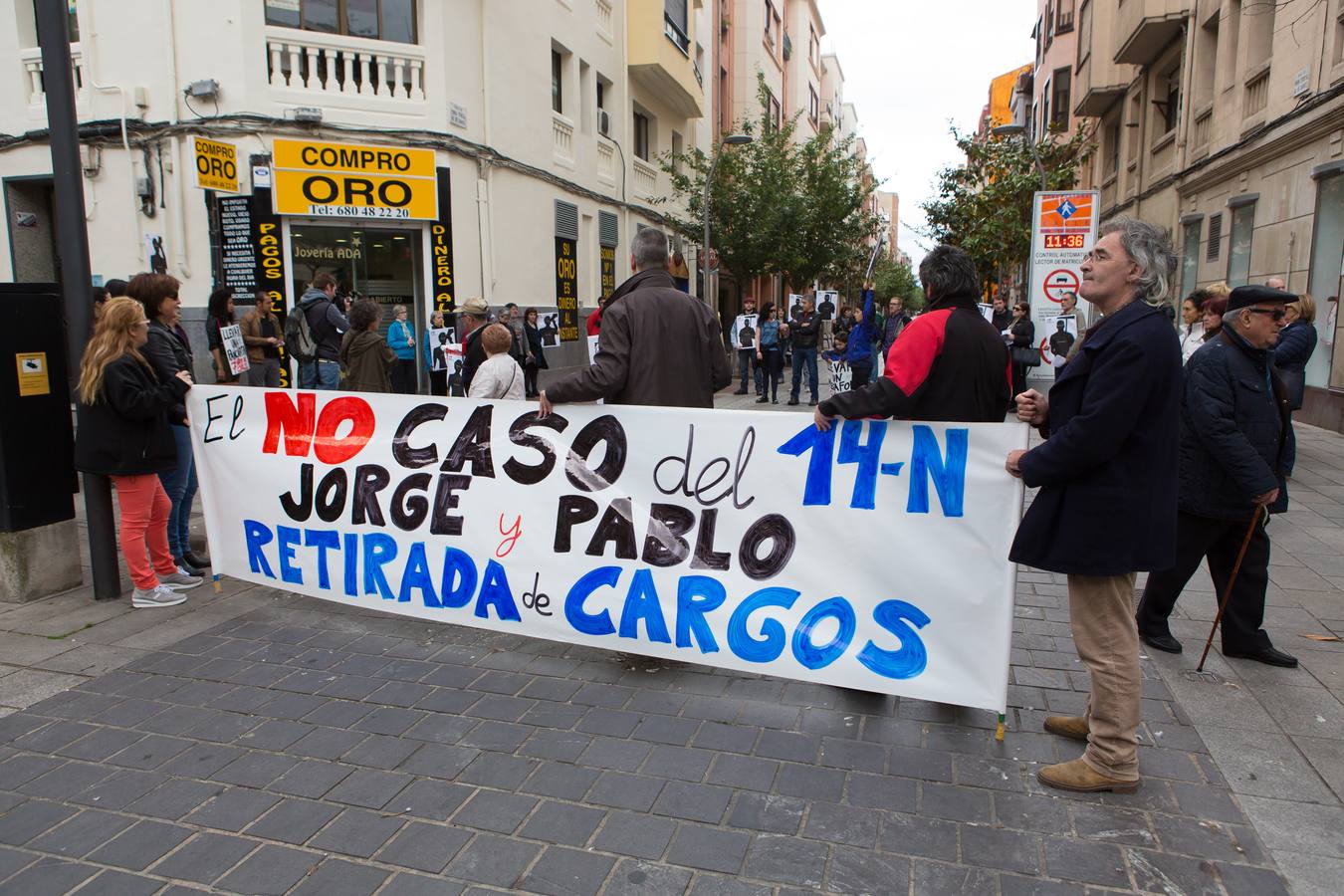 Unas 50 personas piden el fin del proceso contra los detenidos el 14N