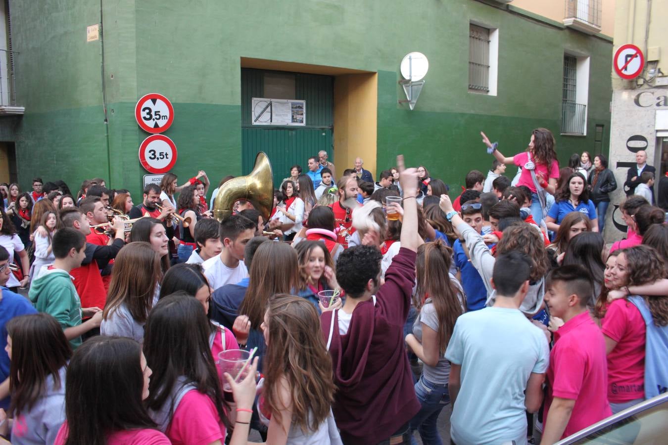 Alfaro empieza con el chupinazo sus fiestas de primavera