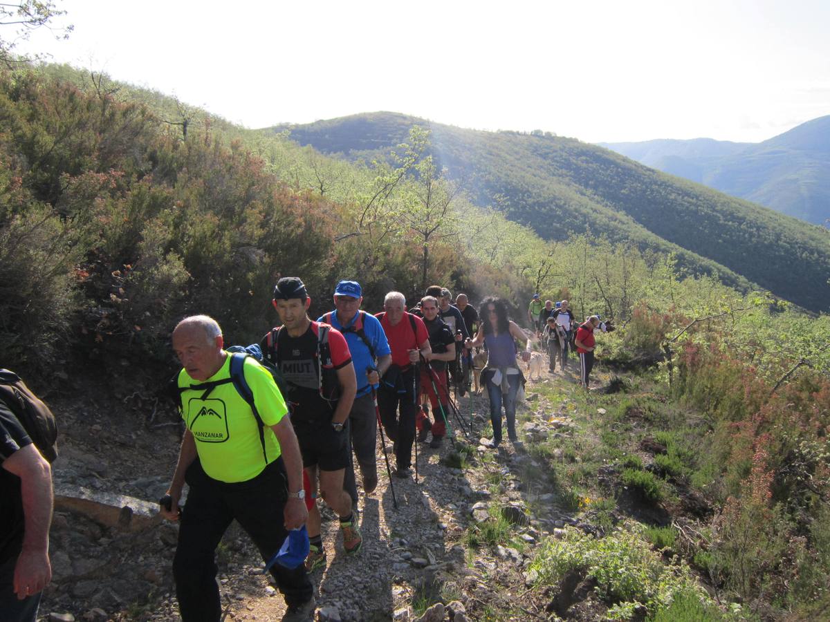 Marcha por los montes de Anguiano