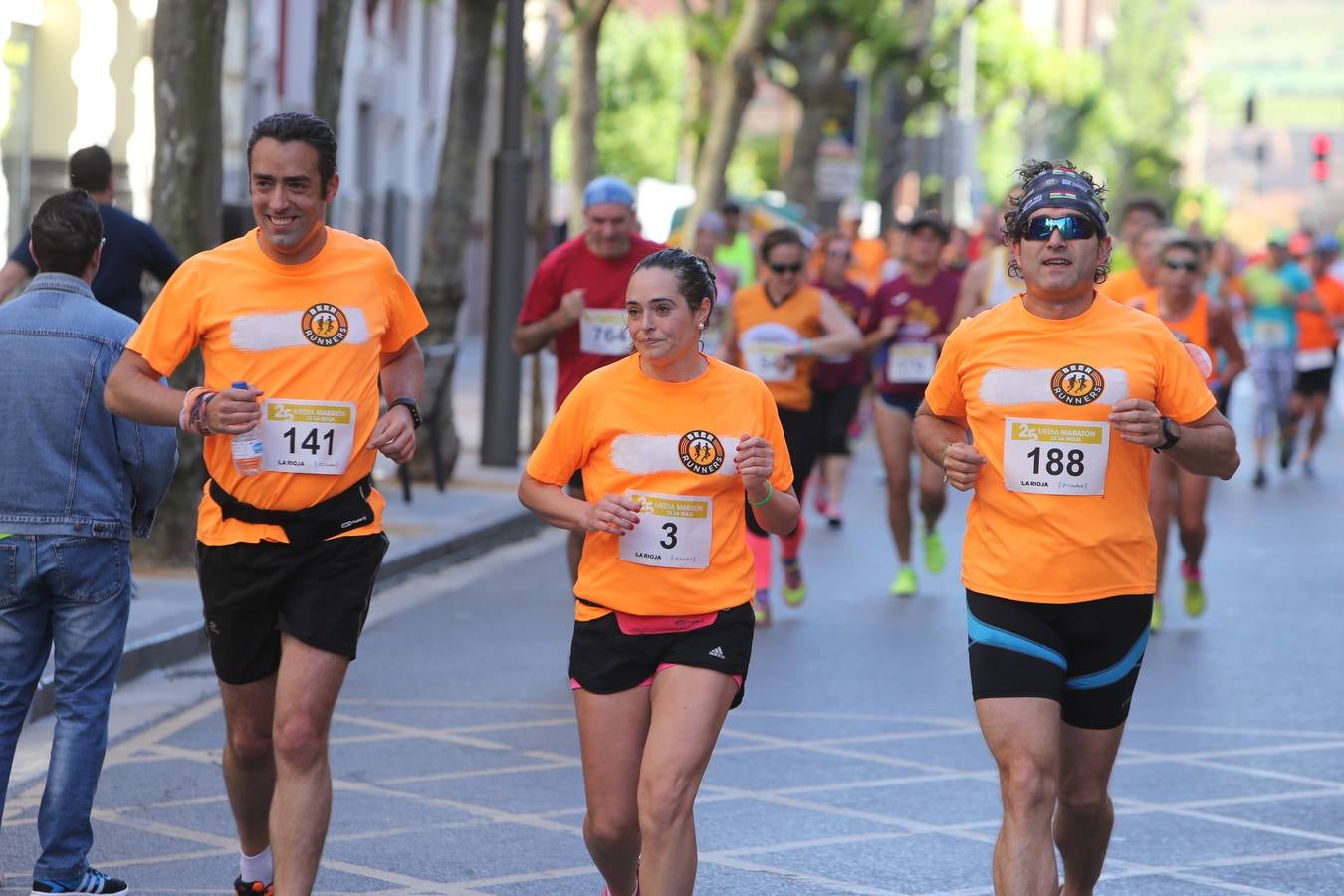 Una fiesta a todo ritmo por las calles de Logroño (I)