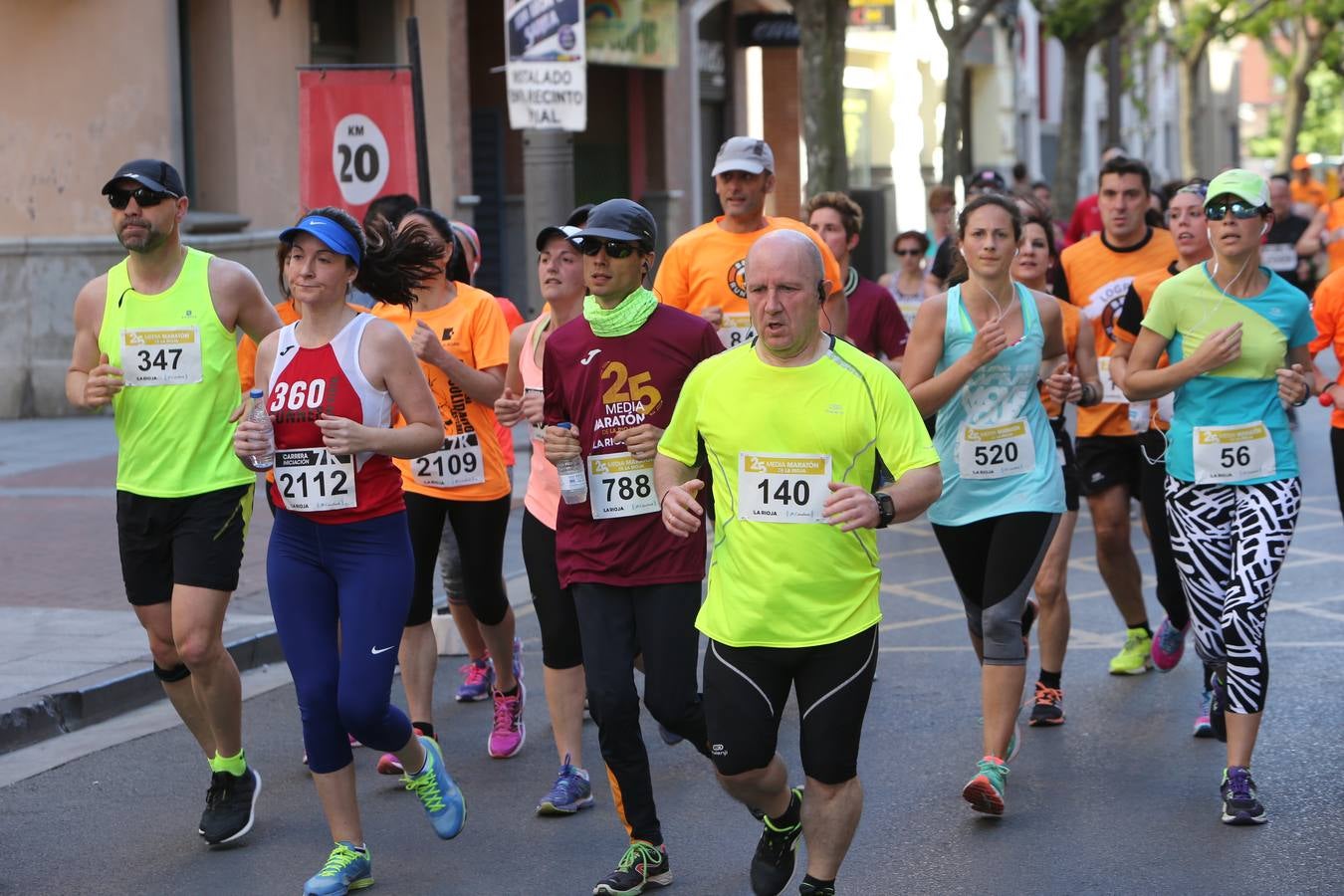 Una fiesta a todo ritmo por las calles de Logroño (I)
