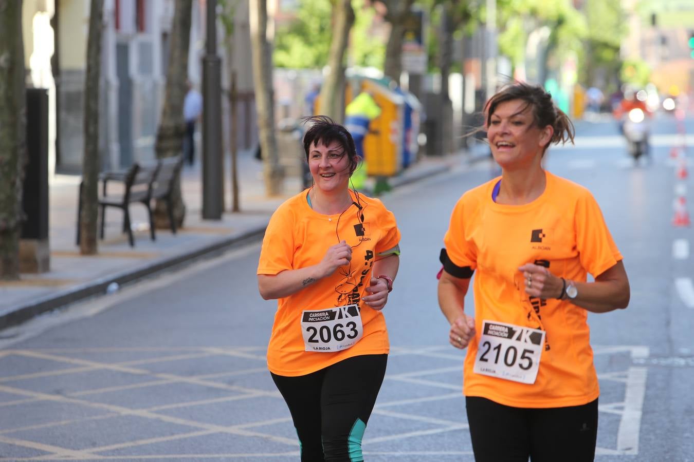 Una fiesta a todo ritmo por las calles de Logroño (I)