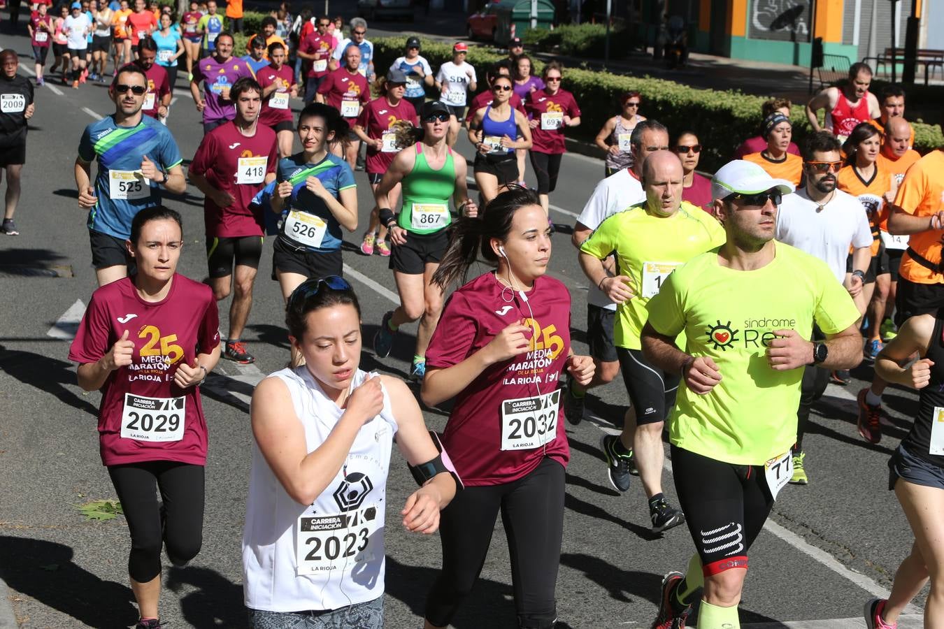 Una fiesta a todo ritmo por las calles de Logroño (II)