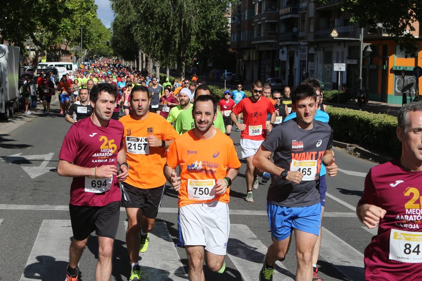 Una fiesta a todo ritmo por las calles de Logroño (II)