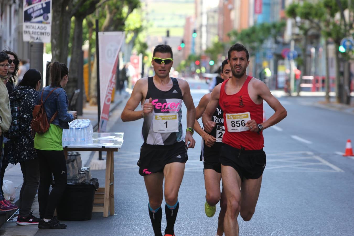 Una fiesta a todo ritmo por las calles de Logroño (III)