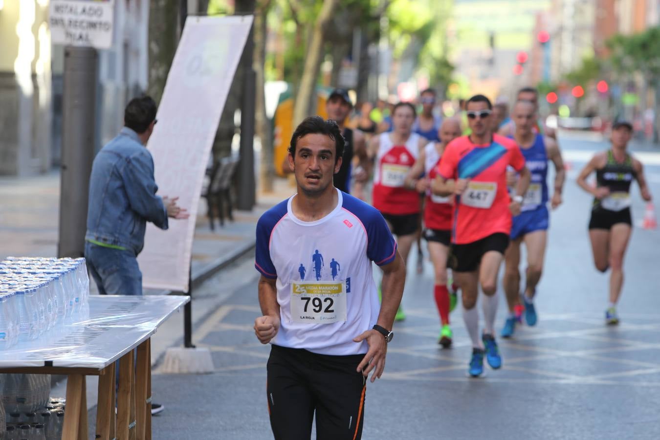Una fiesta a todo ritmo por las calles de Logroño (III)