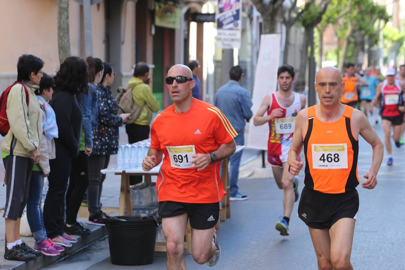 Una fiesta a todo ritmo por las calles de Logroño (III)