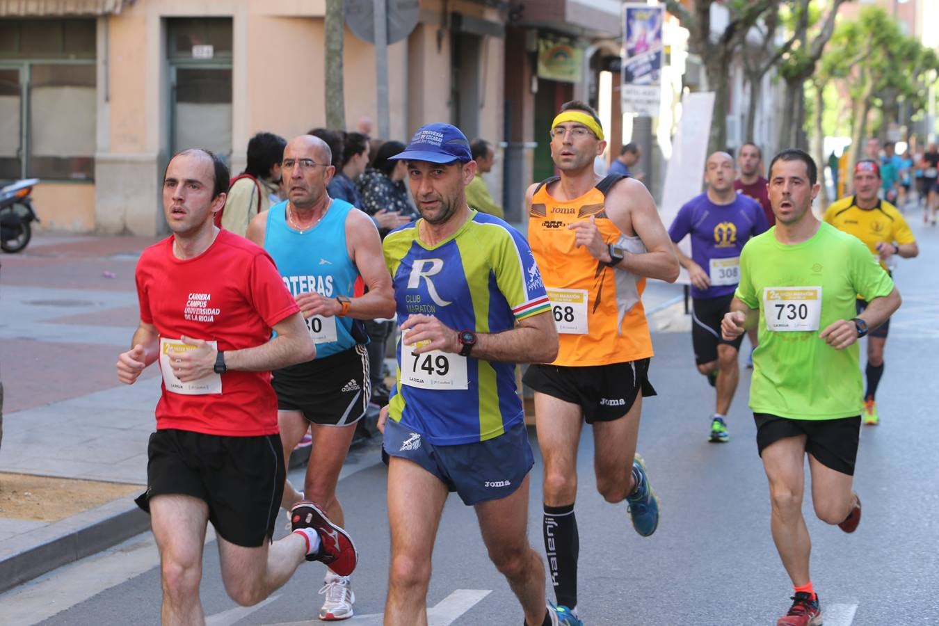 Una fiesta a todo ritmo por las calles de Logroño (III)