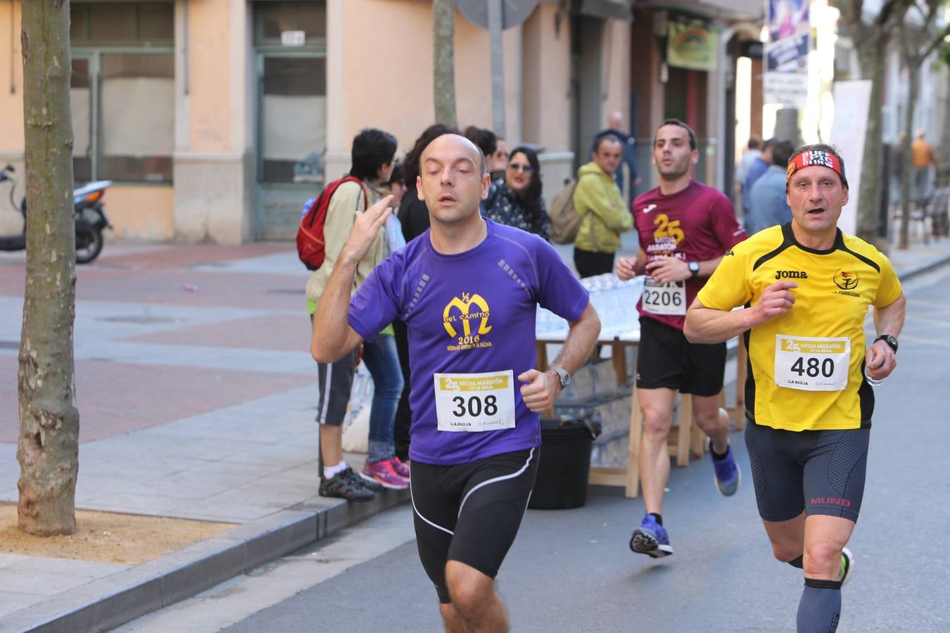 Una fiesta a todo ritmo por las calles de Logroño (III)
