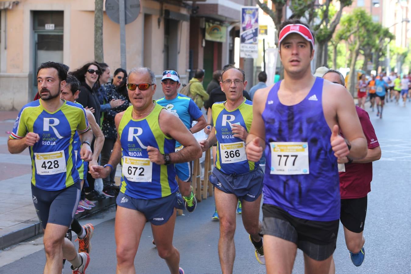 Una fiesta a todo ritmo por las calles de Logroño (IV)