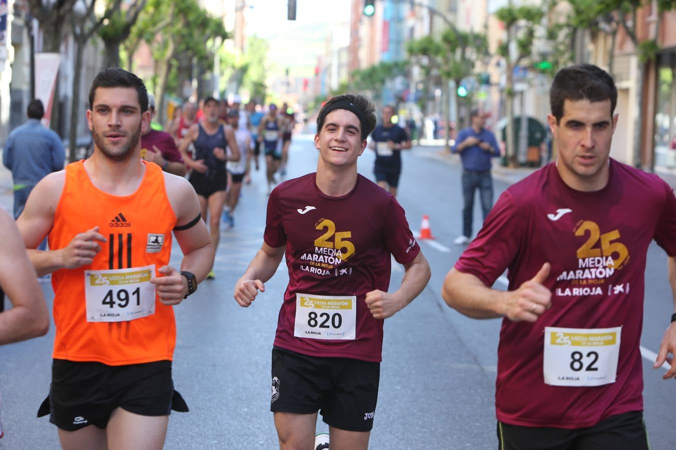 Una fiesta a todo ritmo por las calles de Logroño (IV)