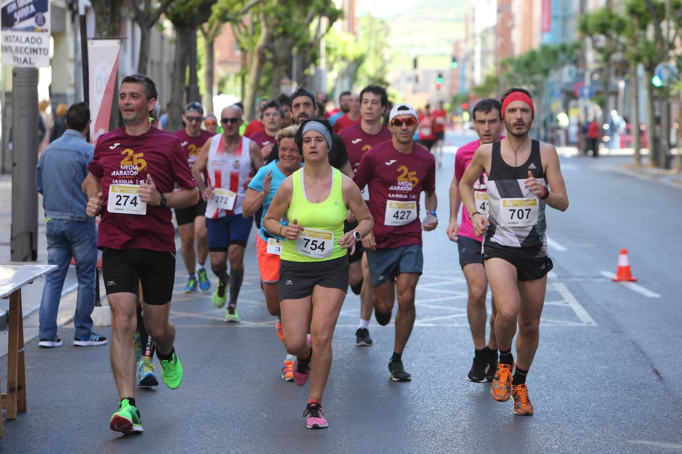 Una fiesta a todo ritmo por las calles de Logroño (IV)