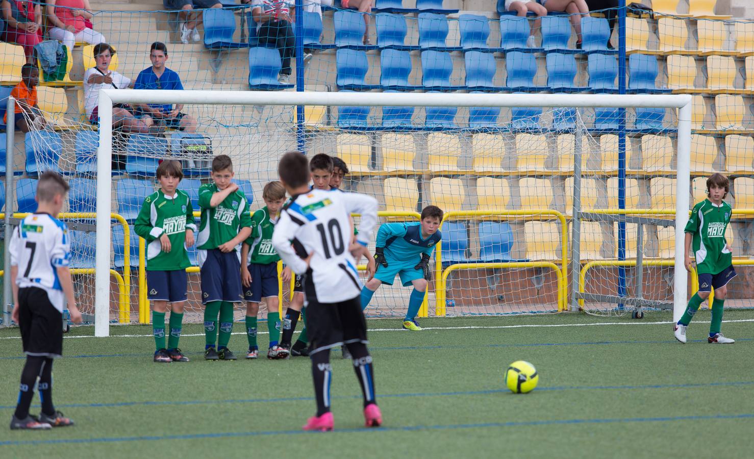 Los penaltis clasifican al Berceo