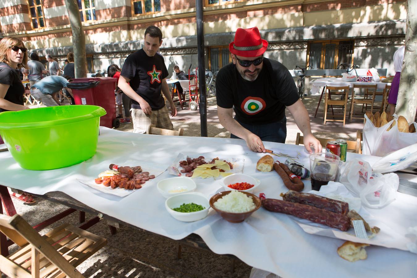 Gastronomía en San Bernabé: salchichón y patatas