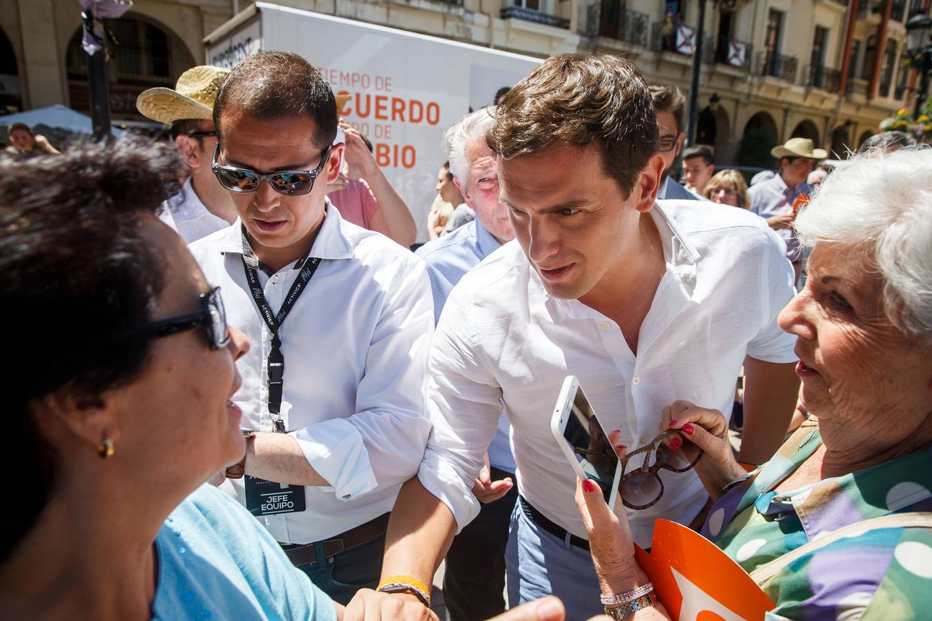 Rivera pasea por Logroño (1)