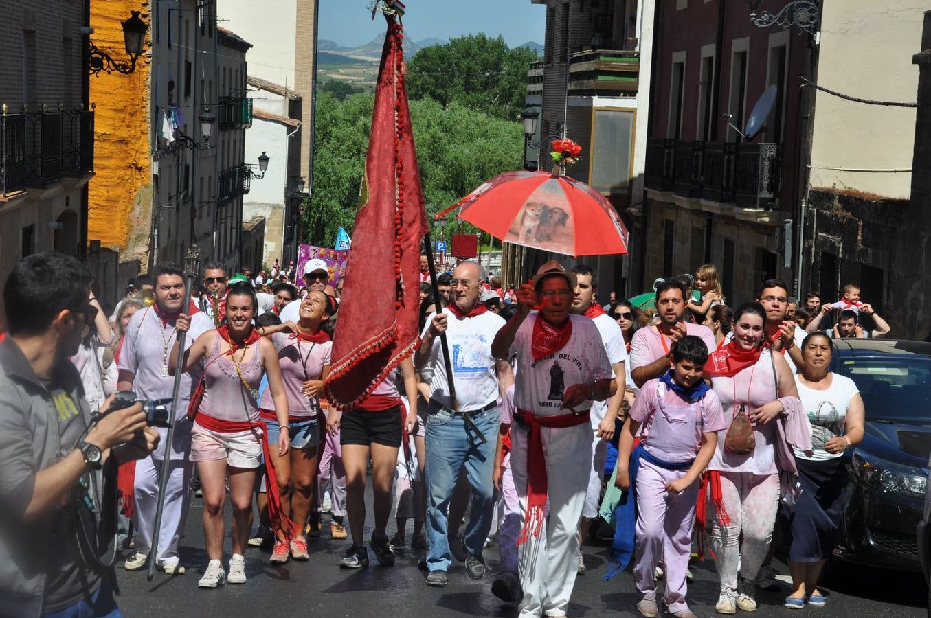 Los niños disfrutan de la Batalla del Vino Infantil