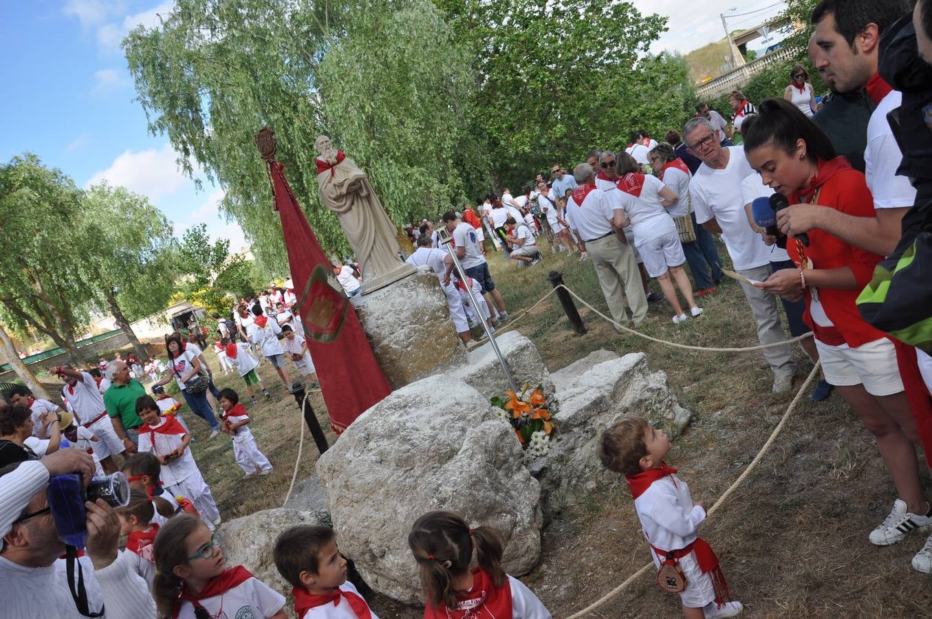 Los niños disfrutan de la Batalla del Vino Infantil