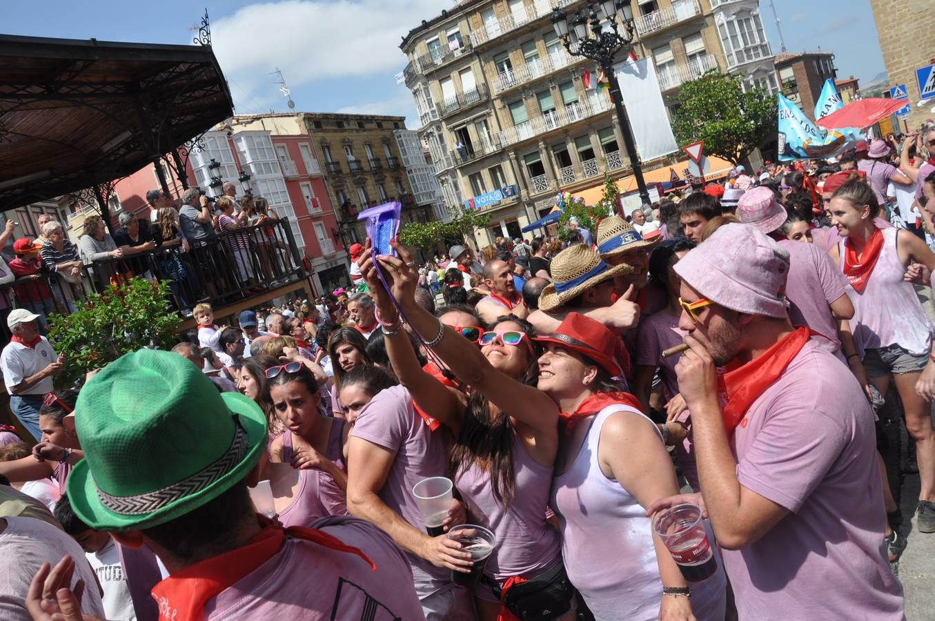 Las Vueltas en Haro y el almuerzo tras la Batalla del Vino