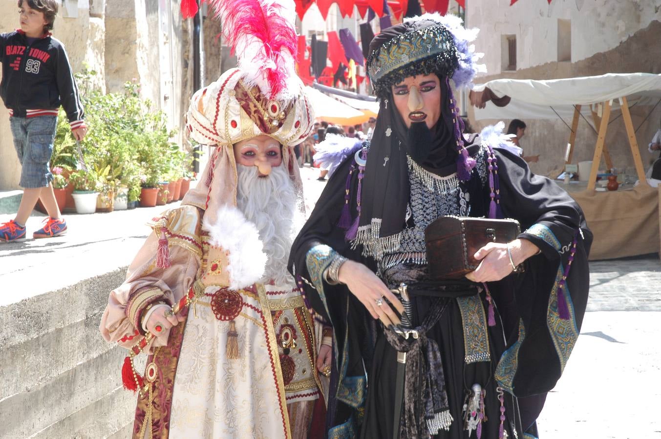 Primera jornada de la VI feria de las Tres Culturas en Cervera