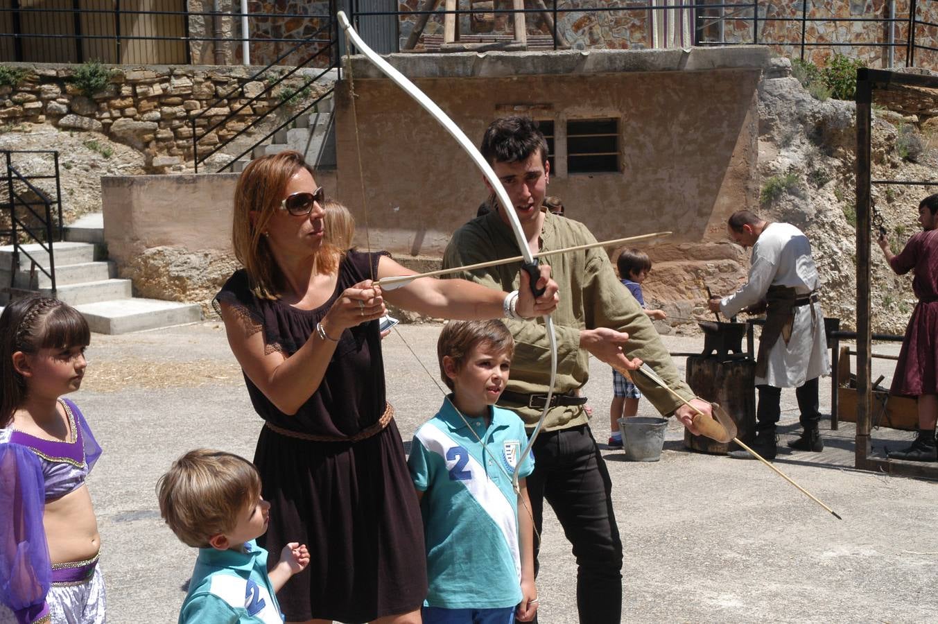 Primera jornada de la VI feria de las Tres Culturas en Cervera