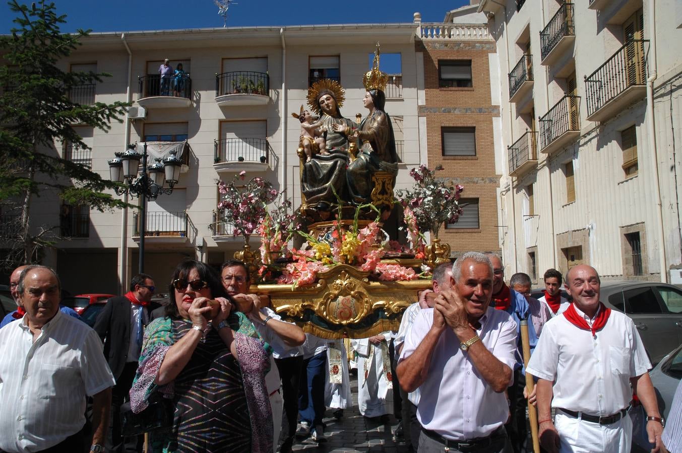 Cervera honra a Santa Ana
