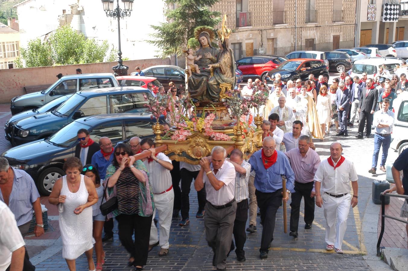 Cervera honra a Santa Ana