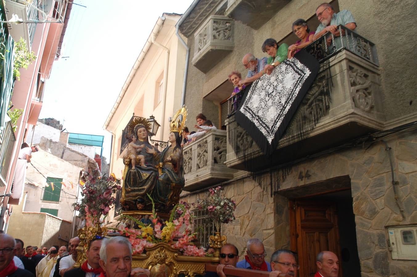 Cervera honra a Santa Ana