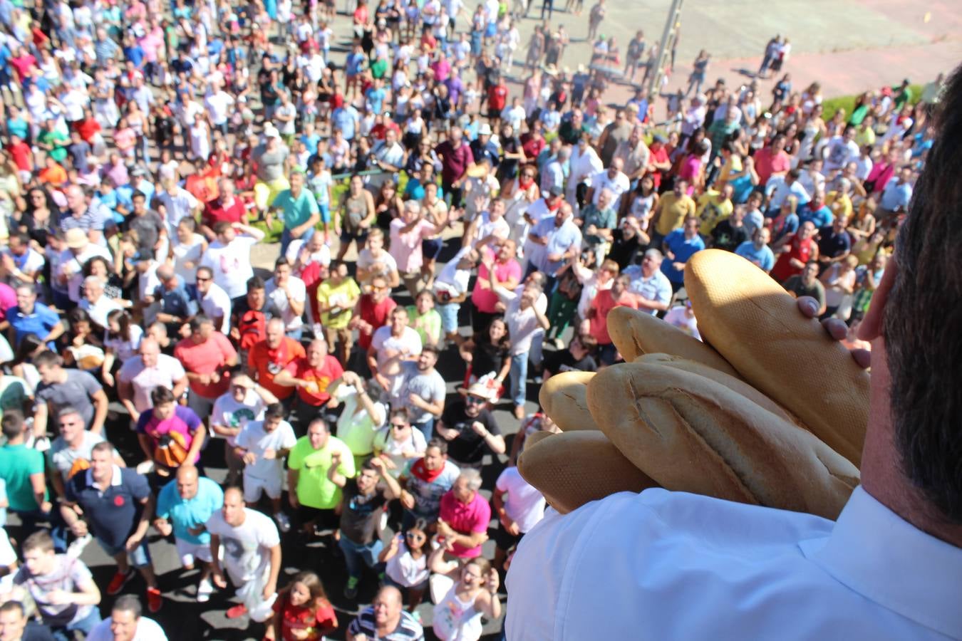 Quel cumple con la tradición del pan y el queso