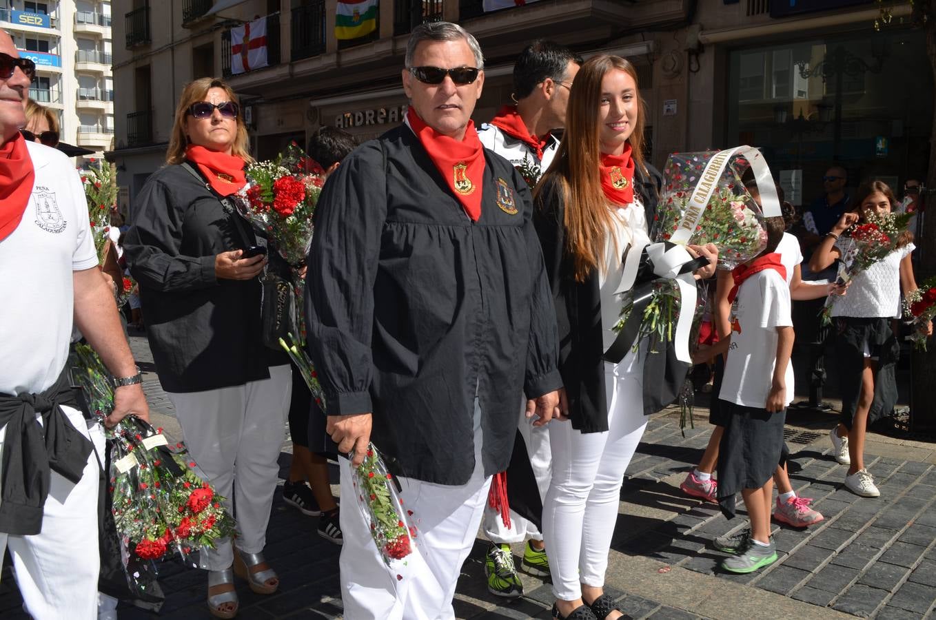 Calahorra se vuelca con la Ofrenda de Flores