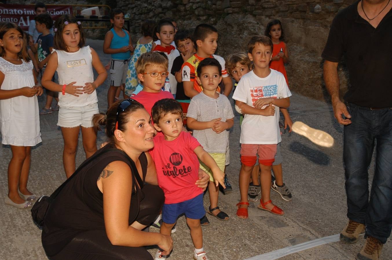 Concurso internacional de lanzamiento de alpargat en Cervera