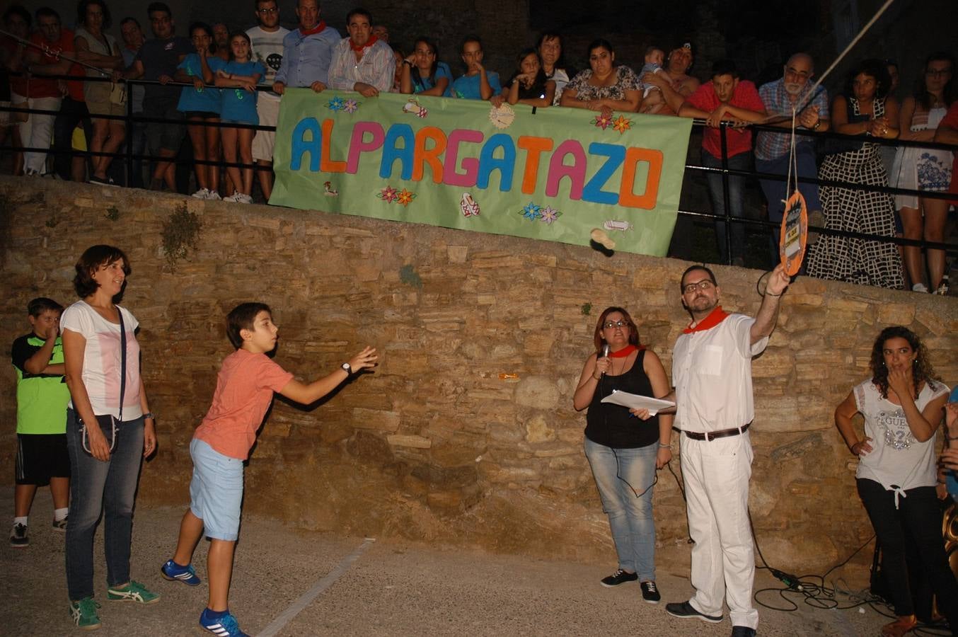 Concurso internacional de lanzamiento de alpargat en Cervera