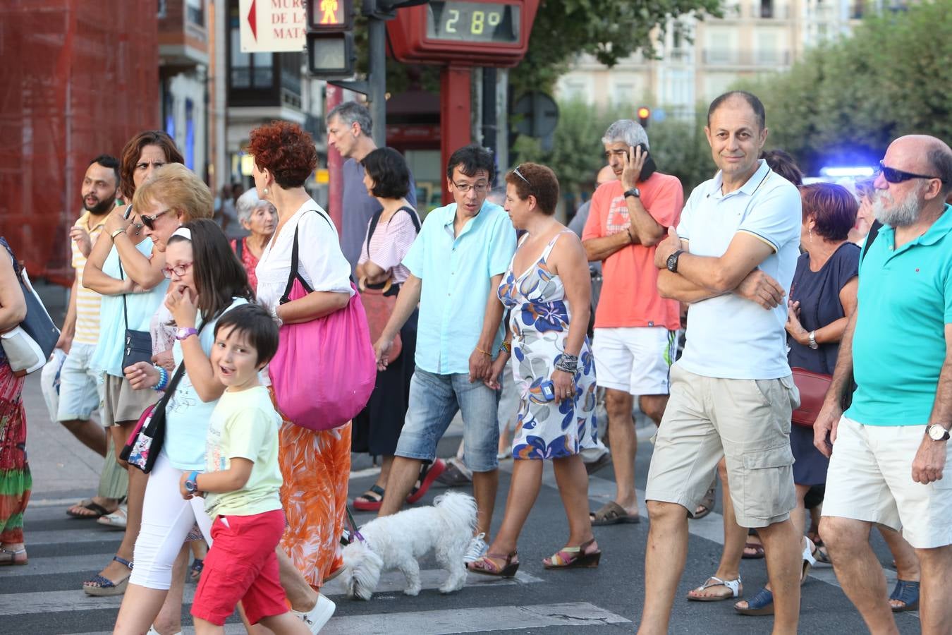 Manifestación para exigir el mantenimiento de la gratuidad en el parking del San Pedro